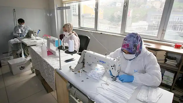 HACILAR DA BELEDİYE MASKE ÜRETİYOR