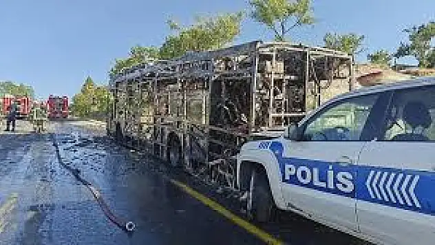 Hacılar'da otobüs yangını
