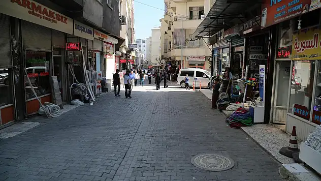 HALİLİYE BELEDİYESİ ZABITA EKİPLERİNDEN KALDIRIM İŞGALİ DENETİMİ