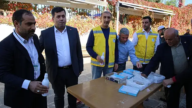 HALİLİYE BELEDİYESİNDEN GÜLSUYU VE LOKUM İKRAMI
