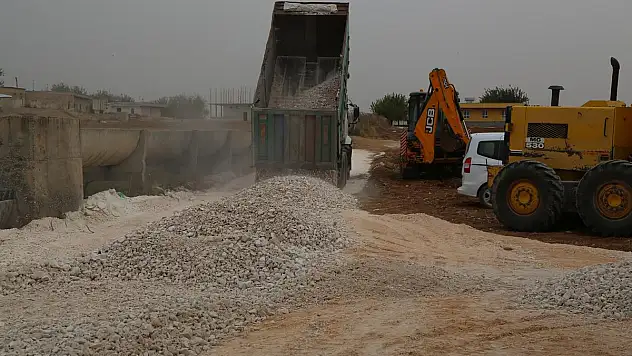 HALİLİYE KIRSALINDA YOL ÇALIŞMALARI SÜRÜYOR