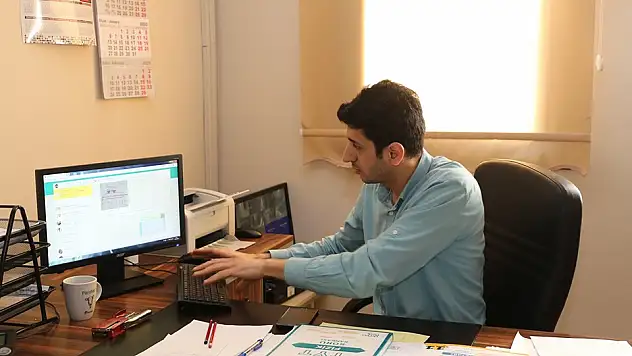 HATAY BÜYÜKŞEHİR BELEDİYESİ ÖĞRENCİLERİN YANINDA