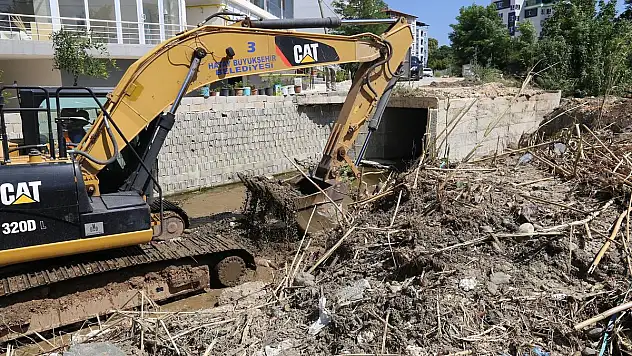 Hatay da dere yatağı temizleme çalışmaları