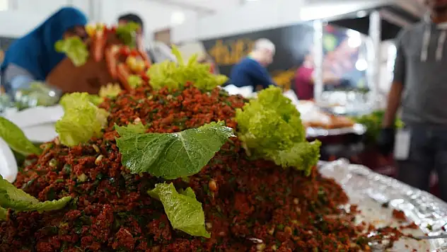 HATAY GASTRONOMİ EVİ STANDINA İZMİRLİLERDEN BÜYÜK İLGİ