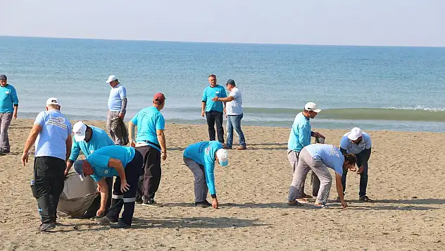 Hatay Sahilleri 900 Ton Atığa Veda Etti