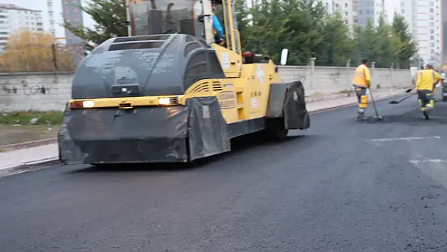 Hoca Ahmet Yesevi Mahallesi'nde asfalt ve yol çalışması
