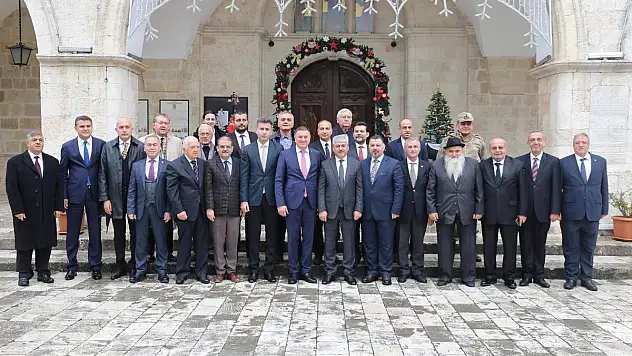 HRİSTİYAN HEMŞEHRİLERİNİN BAYRAM SEVİNCİNE ORTAK OLDU