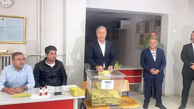 Hulusi Akar oyunu kullandı