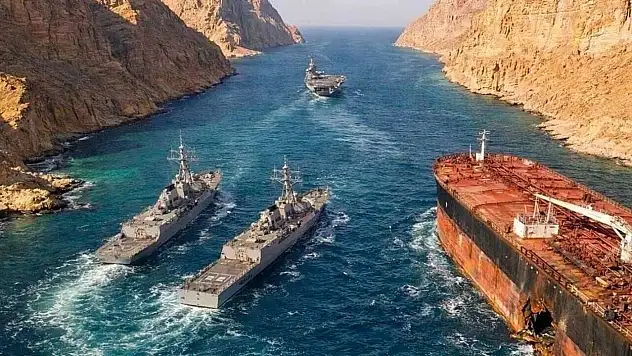 Hürmüz'de bekleyen Türk gemilerine geçiş izni