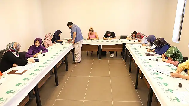 HÜSN-İ HAT SANATINI ÖĞRENMEK İSTEYENLER ŞSM'DE BULUŞTU