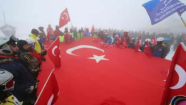 İDLİB ŞEHİTLERİ ERCİYES'TE ANILDI