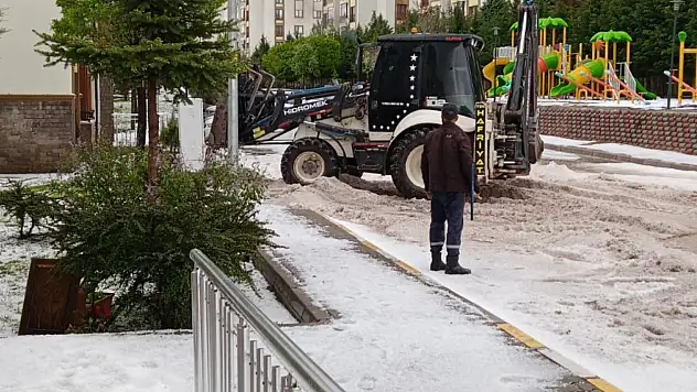 İncesu'da Dolu Yağışı Hayatı Olumsuz Etkiledi