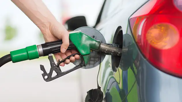 İndirim serisi son buldu: Benzine zam geldi