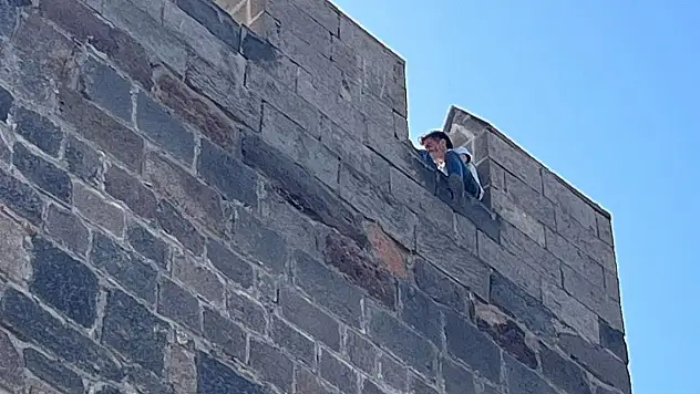 İntihar girişimini polis ekipleri önledi
