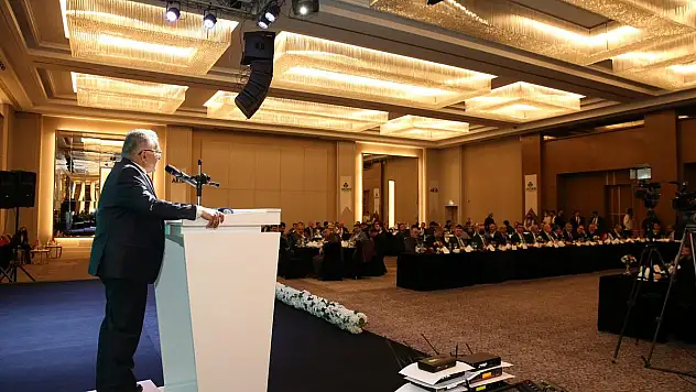 'İŞ ADAMLARIMIZ BİZİM YÜZ AKIMIZ'