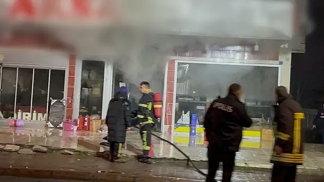 İş yerinde çıkan yangın kontrol altına alındı