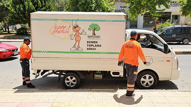 İSRAF ENGELLENİYOR, HAYVANLARININ KARNI DOYUYOR