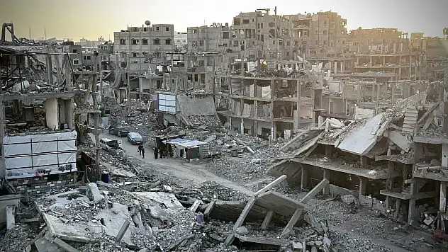 İsrail Gazze'ye saldırı başlattı