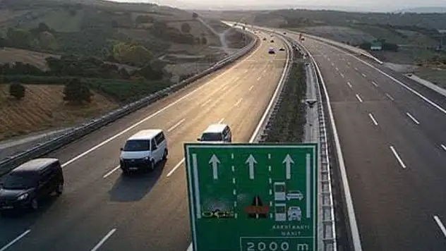 İŞTE OTOYOLLARDA YENİ HIZ SINIRI
