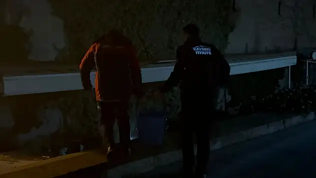 İtfaiyeden parktaki yangına kovalı müdahale