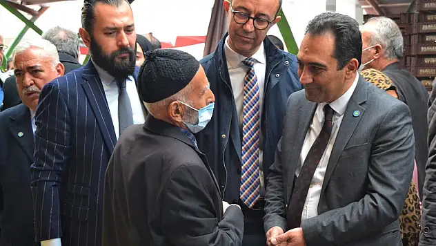İYİ PARTİ PAZARA ÇIKTI