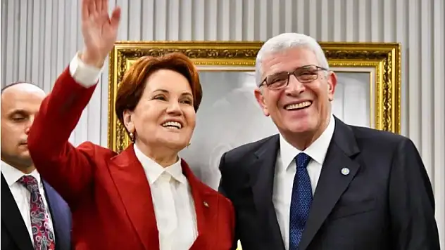 İYİ Parti'de devir-teslim yapıldı