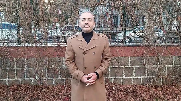 İYİ Partili Özhan: 'Sağlık sistemindeki sorunlar vatandaşın belini büküyor'
