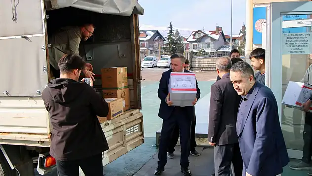İyilik Timi öğrencilerinden ihtiyaç sahiplerine destek