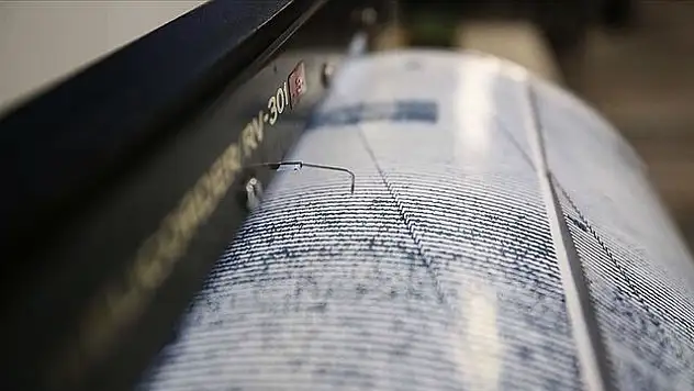 İzmir Körfezi'nde 4 büyüklüğünde deprem oldu