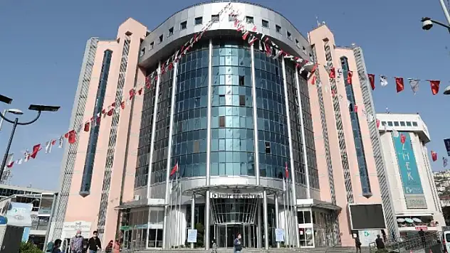 İzmit Belediyesinde kimseye özel araç tahsis edilmeyecek