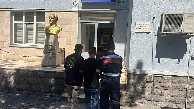 Jandarma ekipleri 3 firariyi yakaladı
