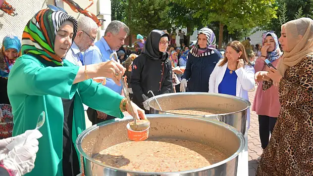 Kadın ve Gençlik Merkezi'nde Aşure Etkinliği