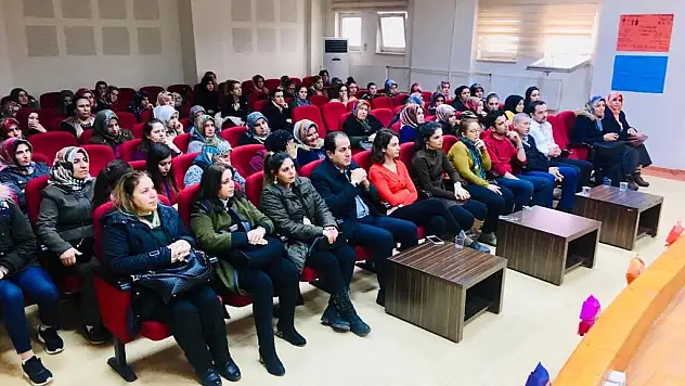 Kadınlar Haklarını Öğrendi