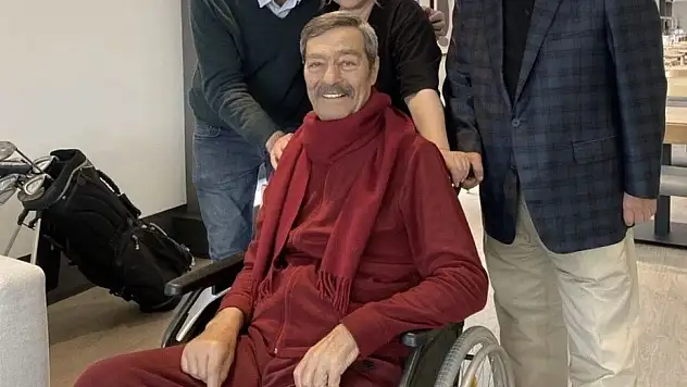 Kadir İnanır Yoğun Bakıma Alındı