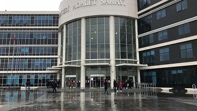 Kapkaça 2 yıl 1 ay 10 gün hapis