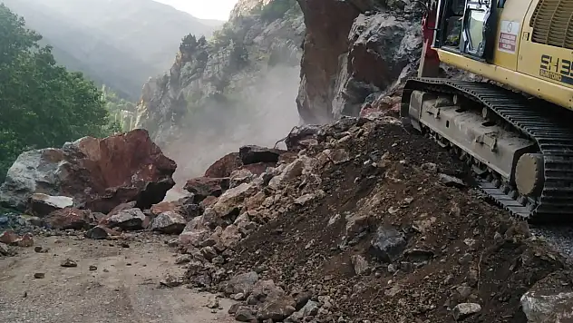 KAPUZBAŞI ŞELALELERİ YOLU DÜZENLENİYOR