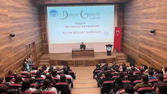 KARACAN  ATÖLYE ÇALIŞMALARINI ÇOK BEĞENDİ