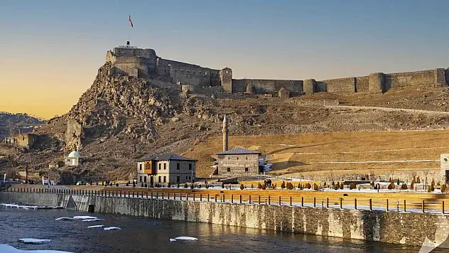 Kars'ta surlardan düşen üniversite öğrencisi yaşamını yitirdi