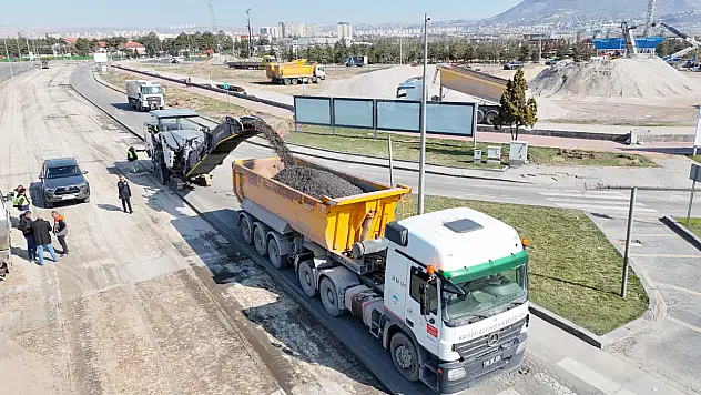 Kartal Kavşağı'nda Dört Koldan Çalışma