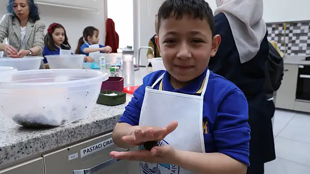 KAYMEK'te Minik Şeflerden Tatlı Atölye