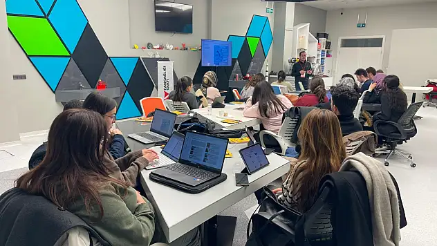 Kayseri Bilim Merkezi'nden sağlık alanına akademik eğitim