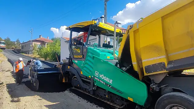 Kayseri Büyükşehir'den Özvatan'a 19 milyon TL'lik asfalt yatırımı