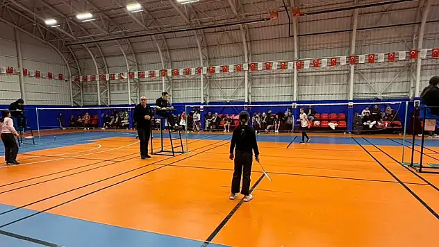 Kayseri'de 18 Mart'a özel badminton turnuvası başladı