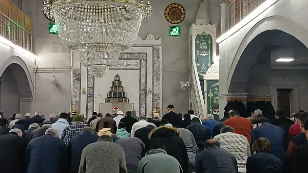 Kayseri'de 2026'nın İlk Teravih Namazı Kılındı