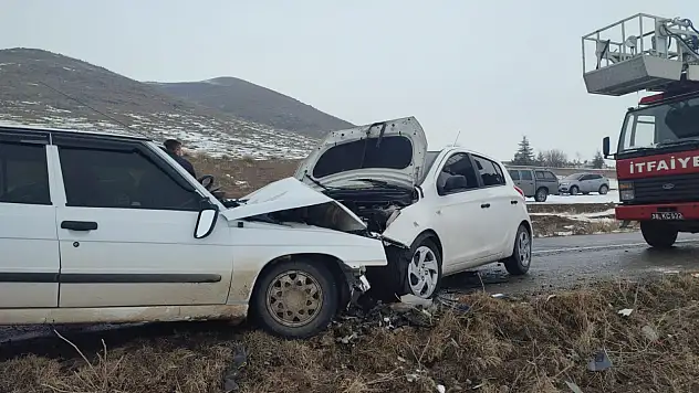 Kayseri'de bayan öğretmenler kaza yaptı5 Yaralı