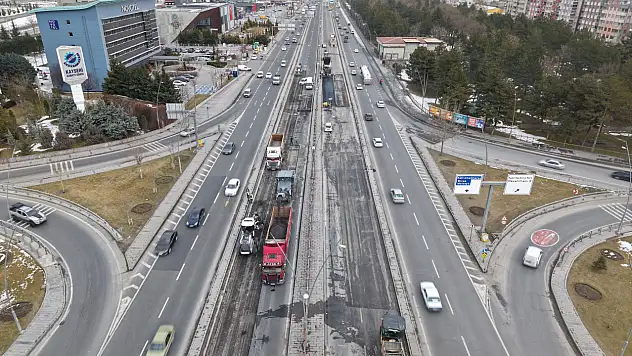 Kayseri'de Bozulan yollarda onarım çalışmaları başladı