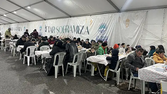 Kayseri'de Büyükşehir İftar Sofraları Kuruldu