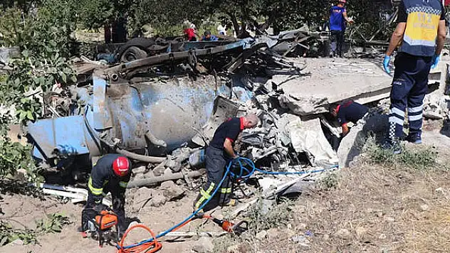Kayseri'de Freni patlayan kamyon eve girdi!