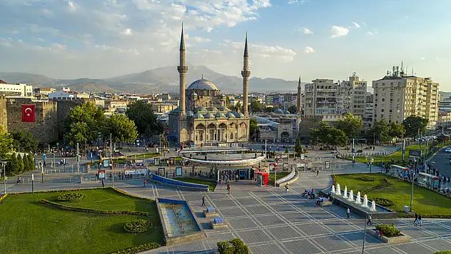 Kayseri'de Güneşli bir gün