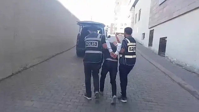 Kayseri'de hakkında hapis cezası bulunan 2 şahıs yakalandı